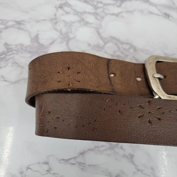 Faded Glory Vintage Women's Brown Leather Belt With Laser Cut Floral Design - Picture 5 of 10